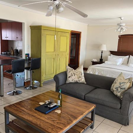 Berg En Zee Guesthouse Gordons Bay Exterior photo