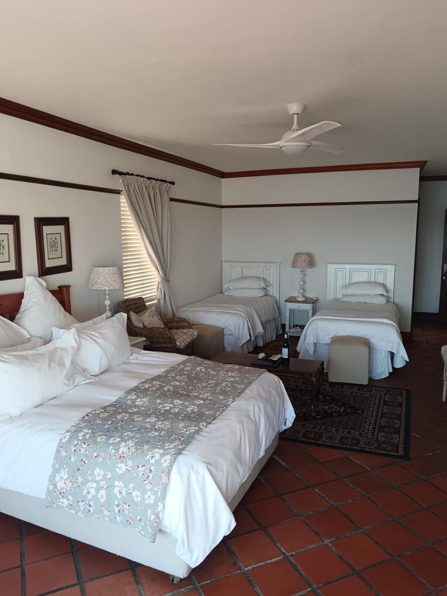 Berg En Zee Guesthouse Gordons Bay Exterior photo