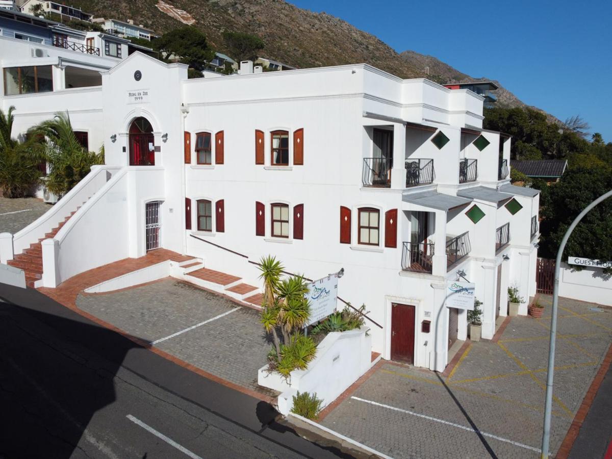 Berg En Zee Guesthouse Gordons Bay Exterior photo