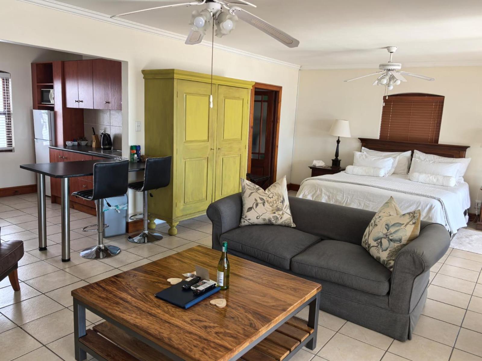 Berg En Zee Guesthouse Gordons Bay Exterior photo