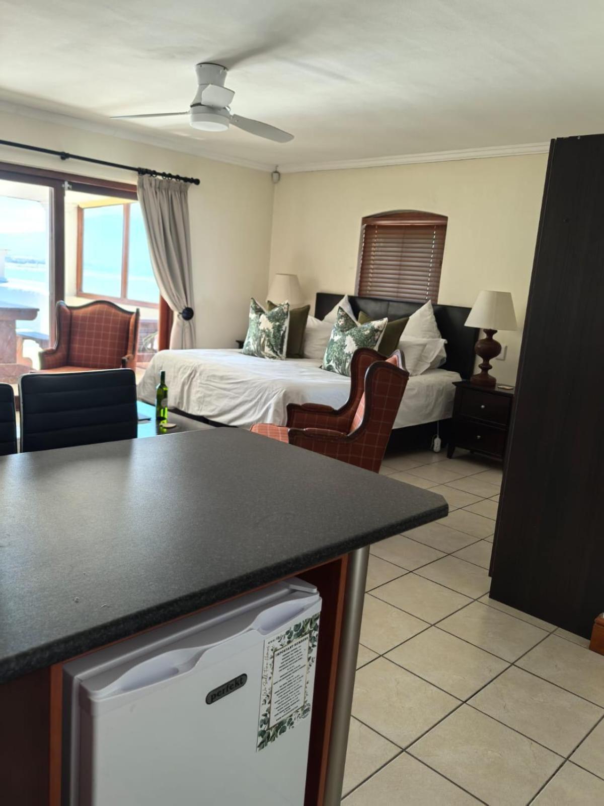 Berg En Zee Guesthouse Gordons Bay Exterior photo