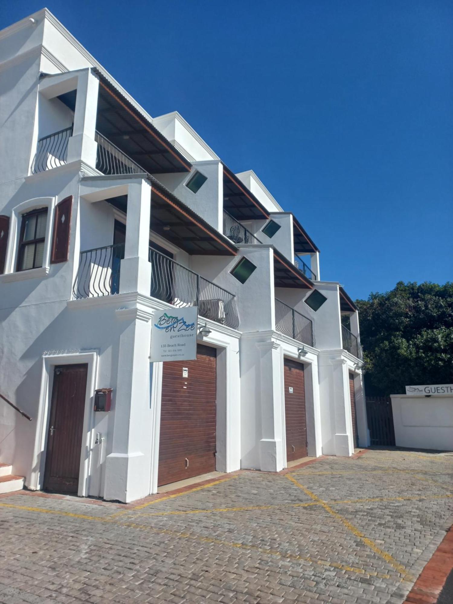 Berg En Zee Guesthouse Gordons Bay Exterior photo